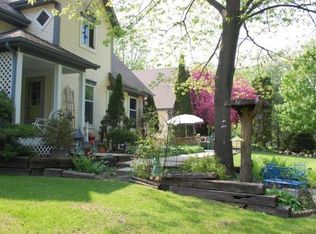 950 Rock Ridge Rd, Burlington, WI 53105