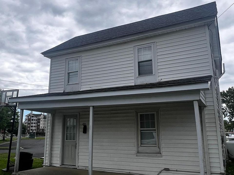 2nd image of 221 Hayward St