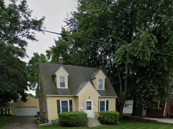 235 W Holly St, Owatonna, MN 55060