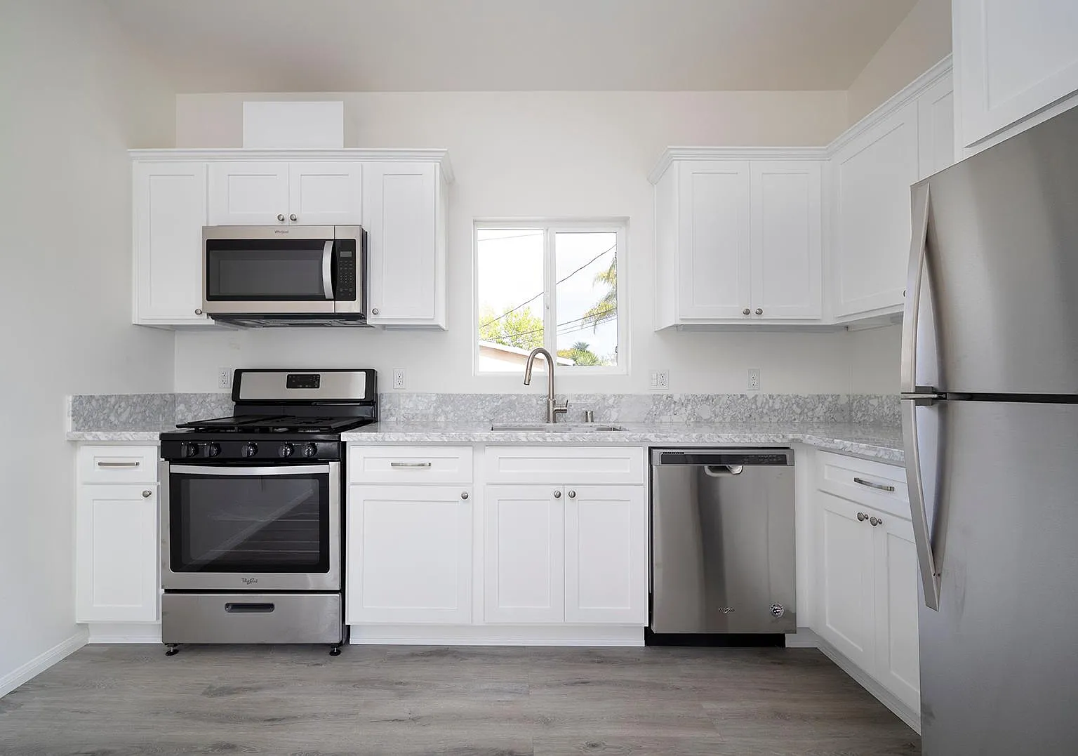 2 bed, 746 sqft, $2,595 — Photo 4
