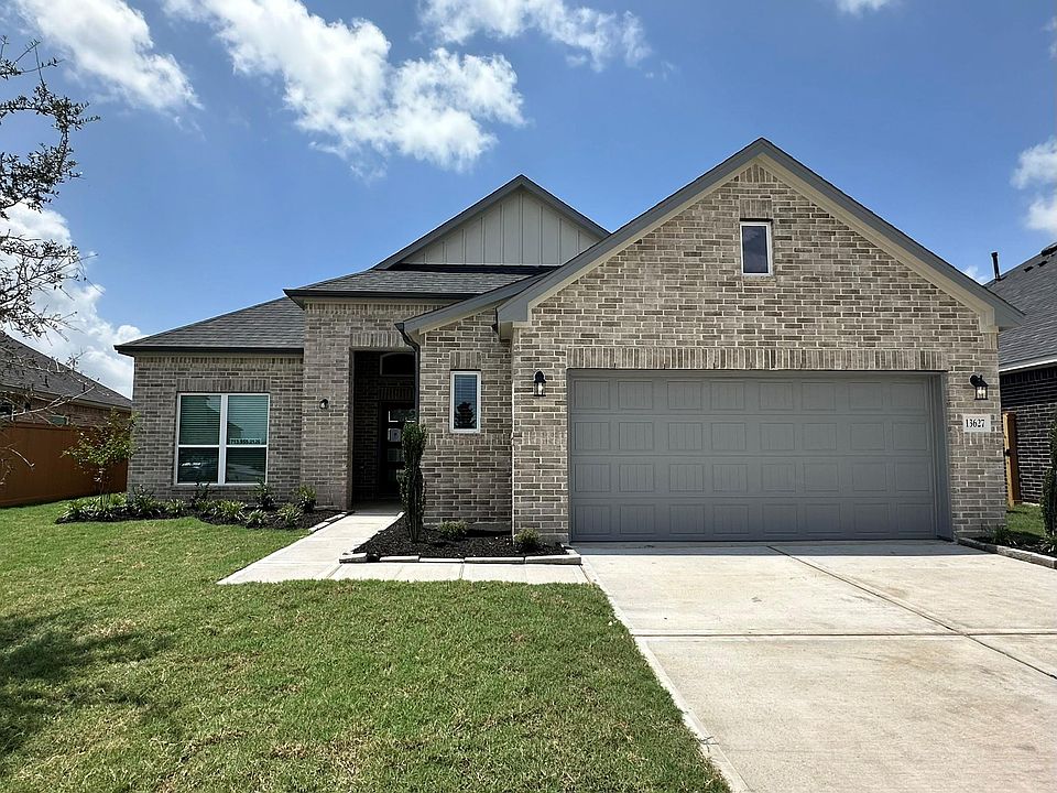 1st image of 13627 Lago Vista Dr