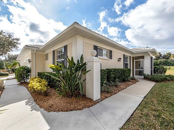 3rd image of 114 Woodbridge Dr #5
