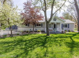 230 E Beechdale St, Commerce Township, MI 48382