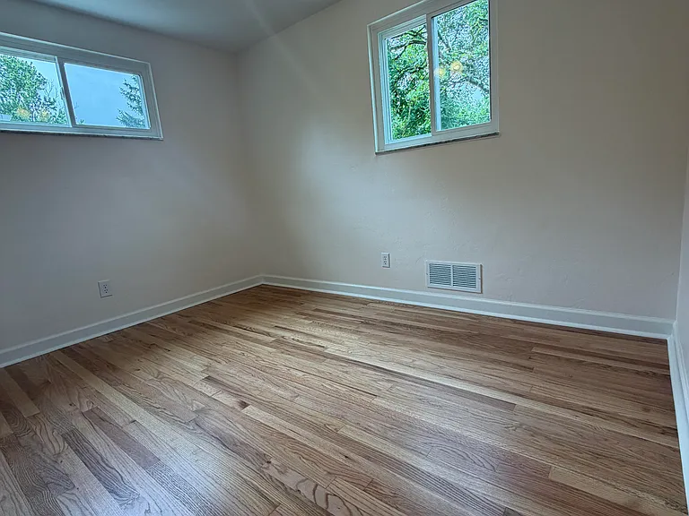 1744 Creedmoor Ave — Photo 7