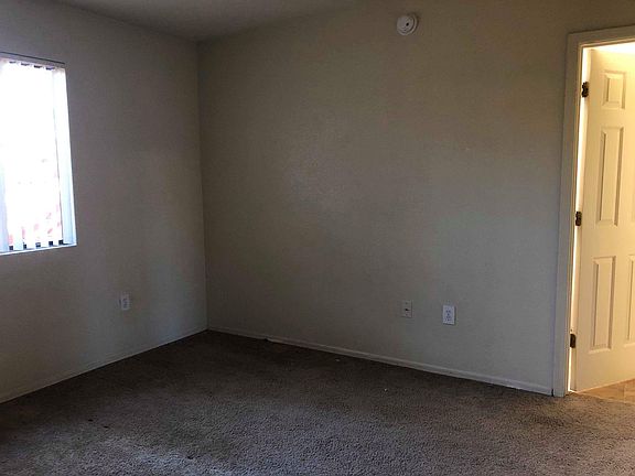 5th image of 3420 E Flower St Unit 9