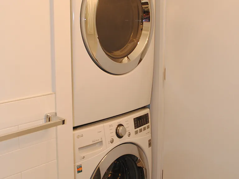 3021 Tilden Ave #1 — Photo 8