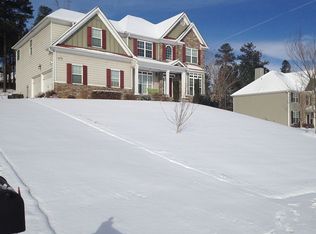 10 Lake Zachary Dr, Newnan, GA 30265