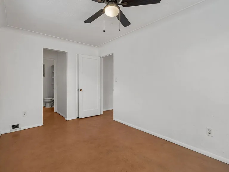 1503 E Adelaide Dr — Photo 6