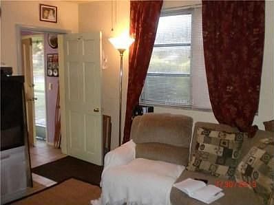 4th image of 833 English Ct