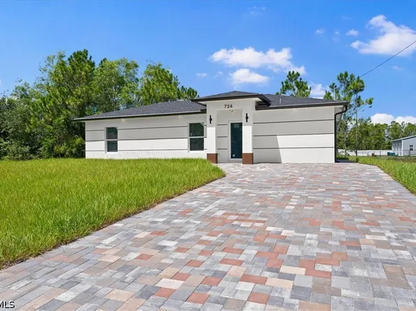 944 Candlelight Dr, Lehigh Acres, FL 33974