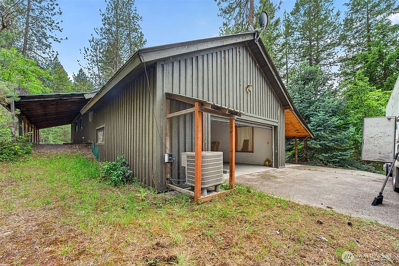 5th image of 3266 Shady Court