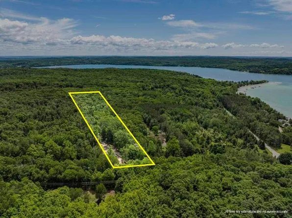 3119 Depew Rd, Petoskey, MI 49770