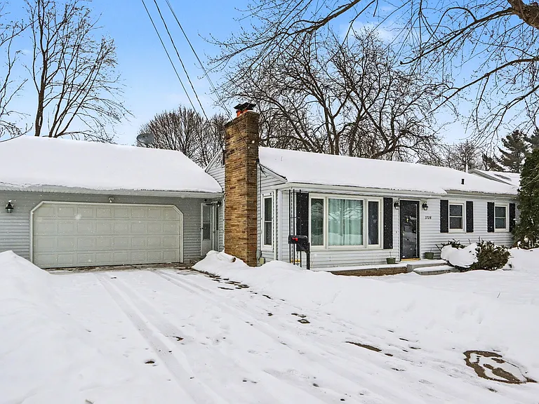 3728 Canterbury Ave — Photo 1