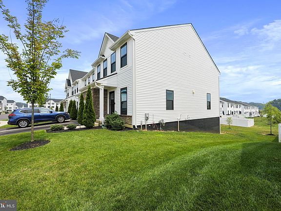 4th image of 34 Sage Way