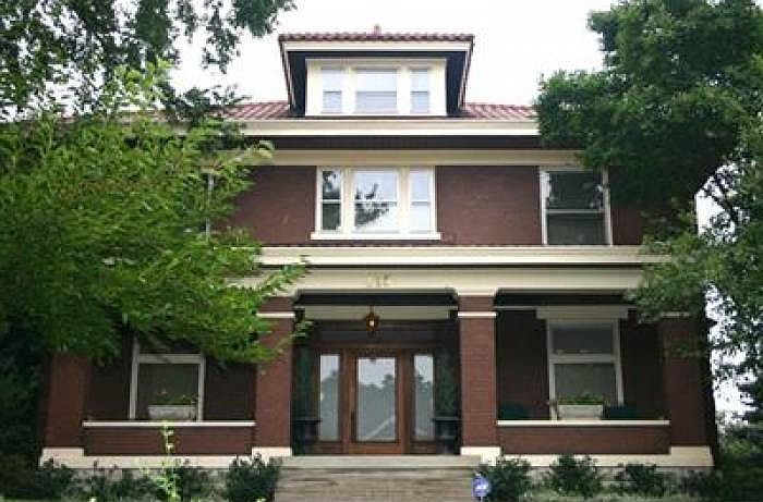 1st image of 415 E Mitchell Ave