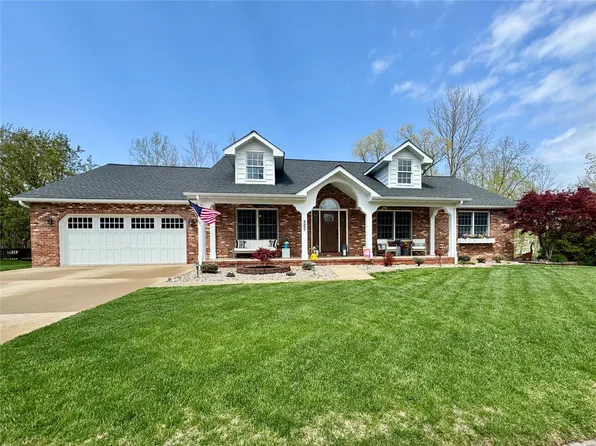 612 Springwood Dr, Belleville, IL 62220
