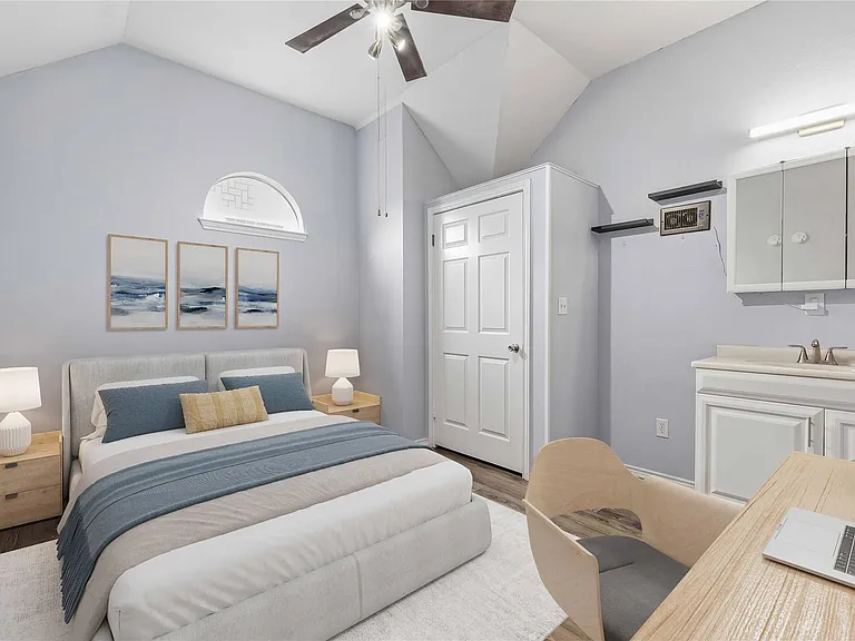 706 W 22nd St #305 — Photo 11