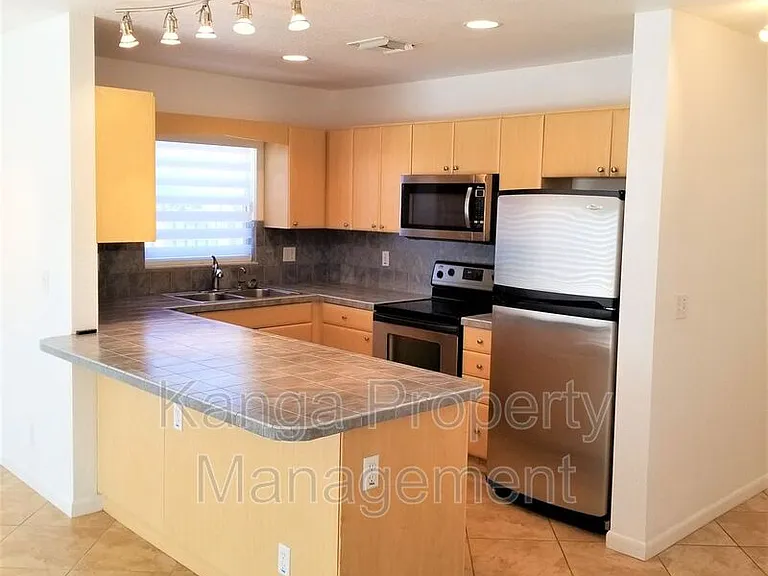 3221 SW 15th Ave — Photo 3
