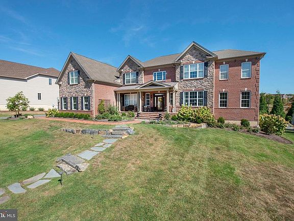 4th image of 531 Chariot Ct