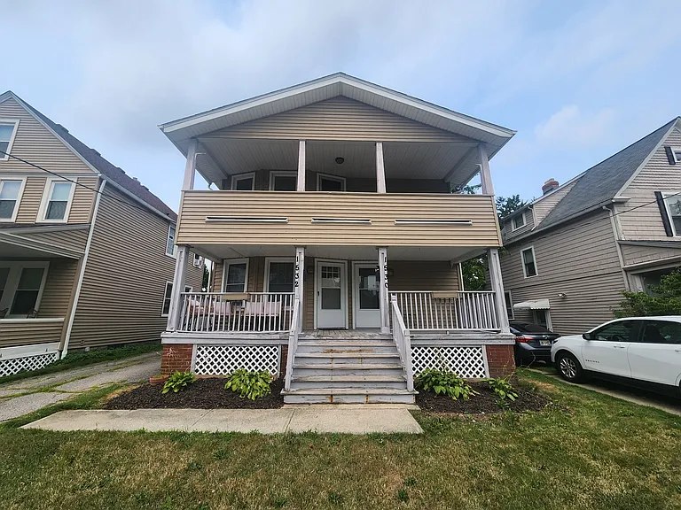 1530 Lakeland Ave — Photo 2