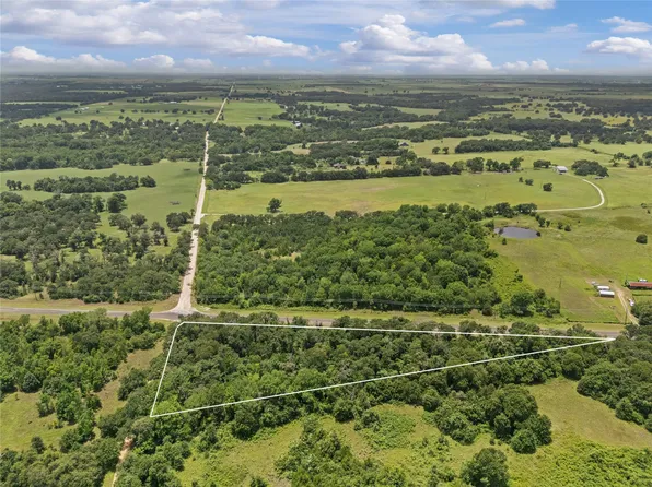 Fm 2027, Lott, TX 76656