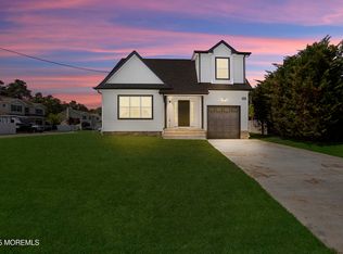 2101 Manchester St, Toms River, NJ 08757