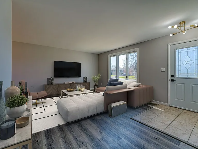 795 Aylmer Cres #1 — Photo 4