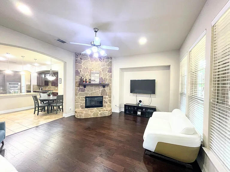 3103 Townsend Dr — Photo 8