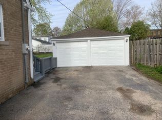 304 N Main St, Mount Prospect, IL 60056