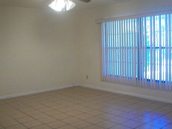3rd image of 160 Quail Ct