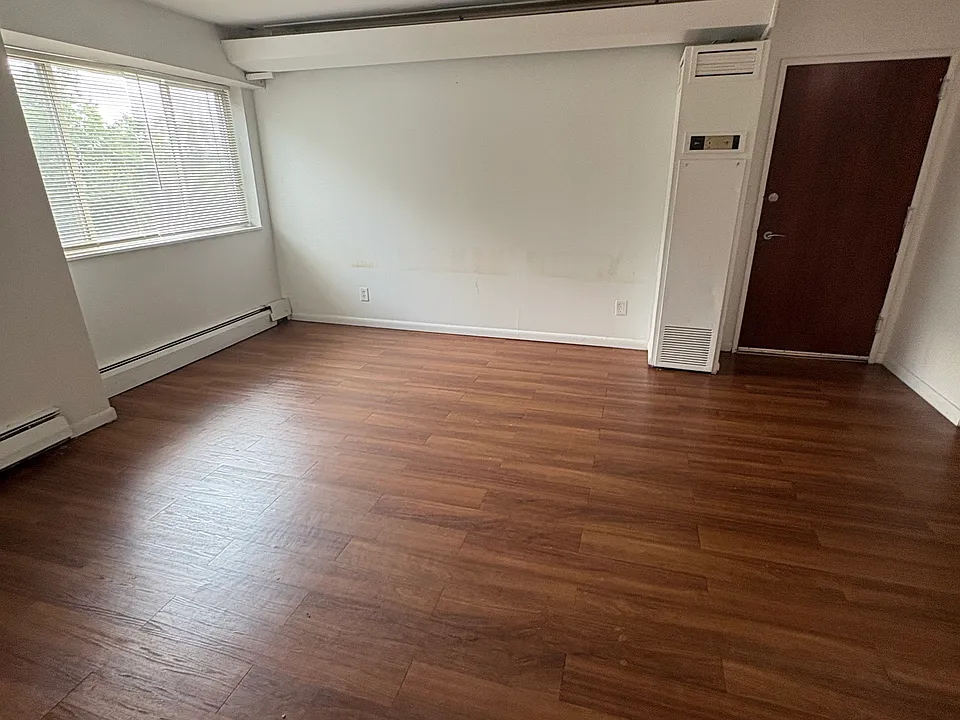 121 Hillside Ave #4K