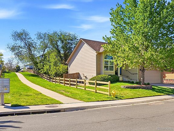 2nd image of 5452 S Valdai Way