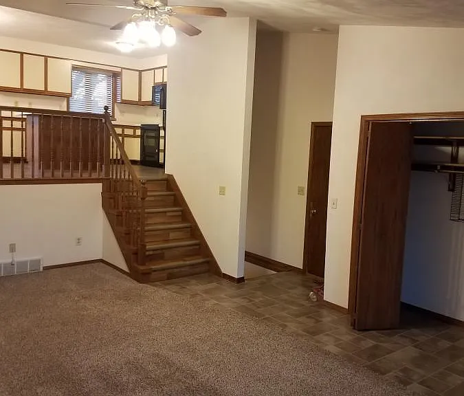 2222 N Skylark Dr — Photo 2