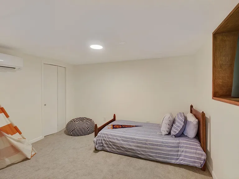 1408 Baker St #B — Photo 16
