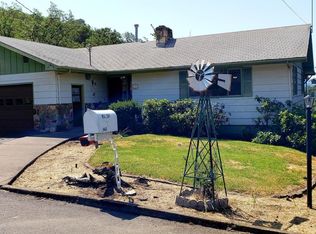 843 NE Clover Ave, Roseburg, OR 97470