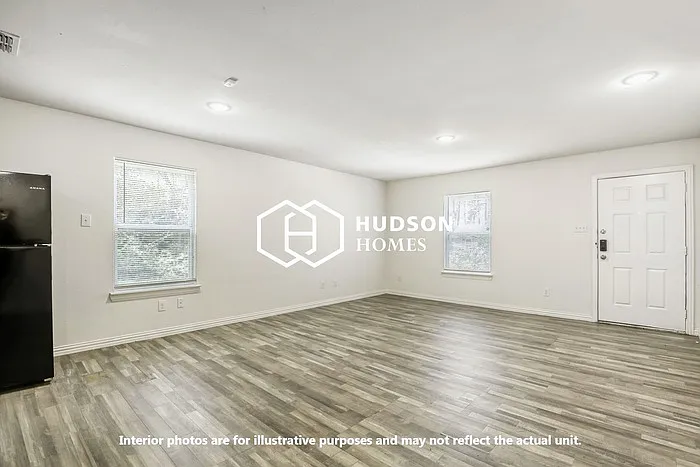 3 bed, 2.0 bath, 1090 sqft, $1,445 — Photo 4