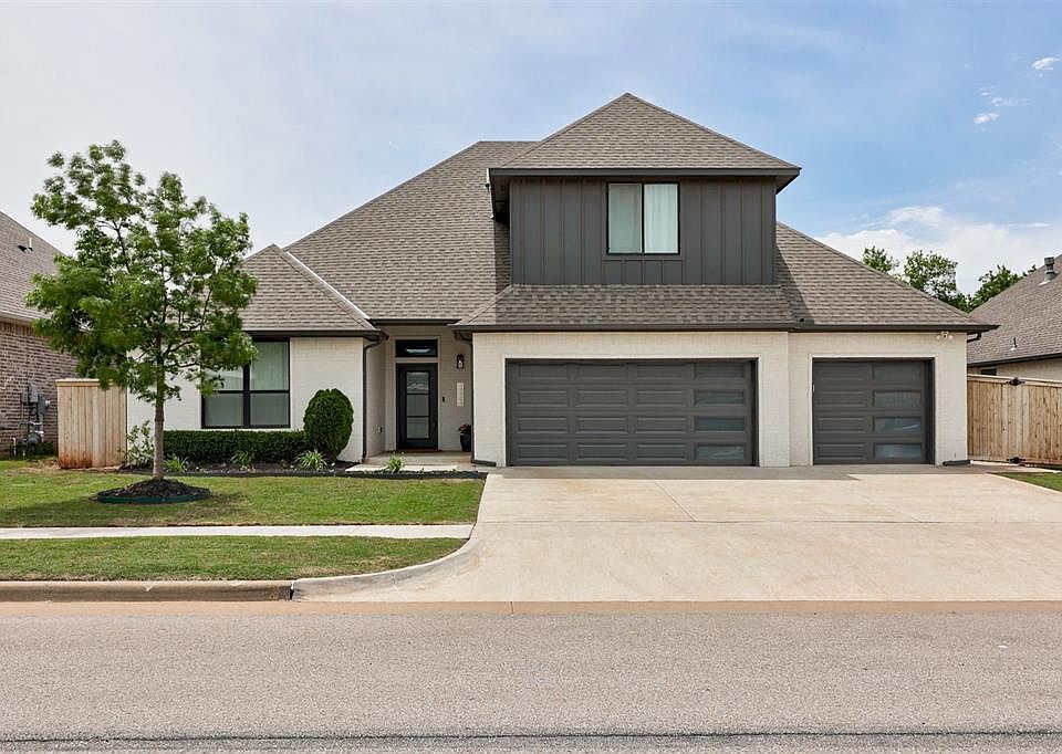1st image of 15905 Aparados Way