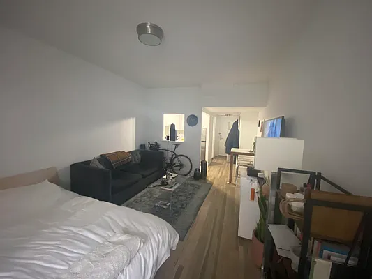 Rented by Mallory Management Corp | media 19