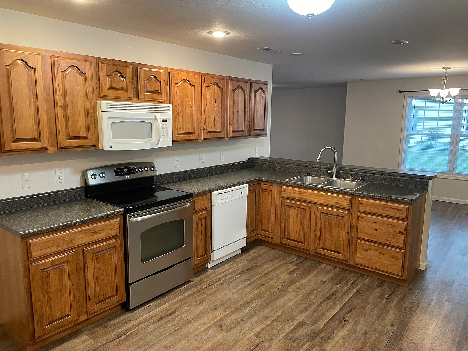 536 Timberline Dr — Photo 3