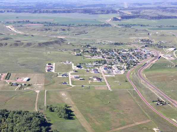 163 Lazy Pants Loop, Glendo, WY 82213