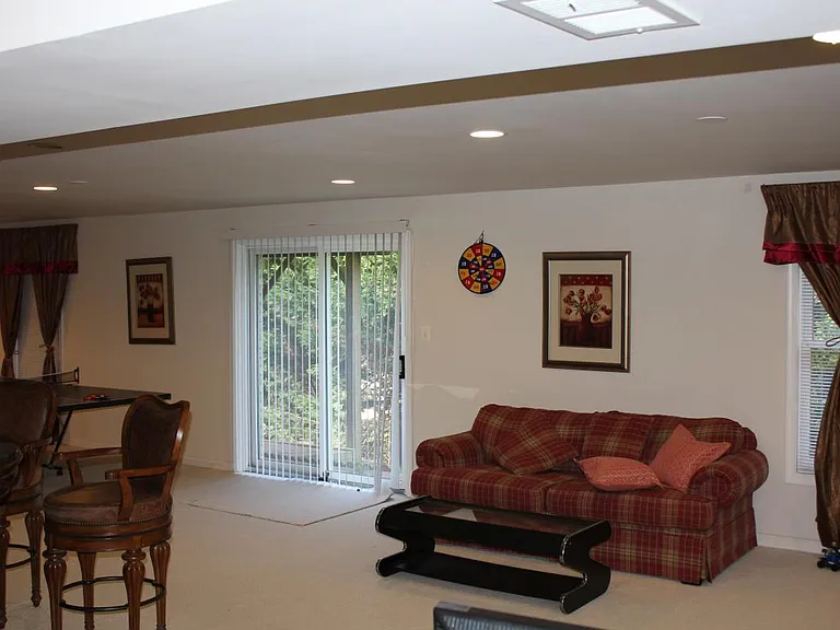 10006 Manor Pl — Photo 14