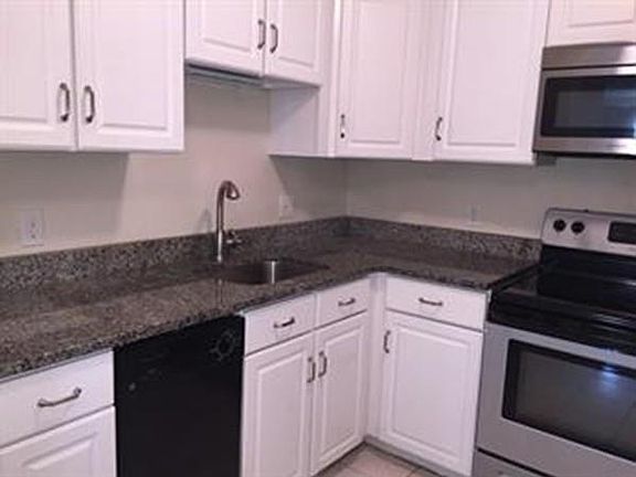2nd image of 133 Creek St APT 1