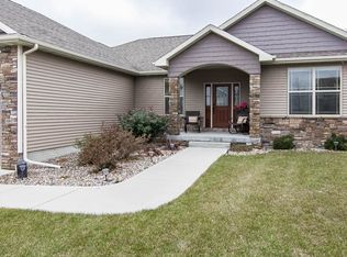 16847 Alpine Ct, Clive, IA 50325