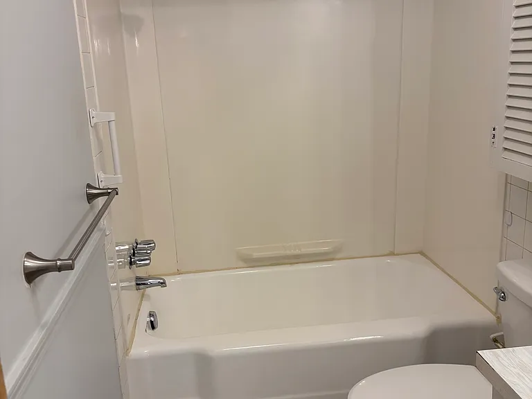 7010 Carriage Hill Dr #201 — Photo 8
