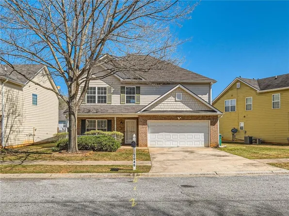 2046 Redwood Trce, Ellenwood, GA 30294