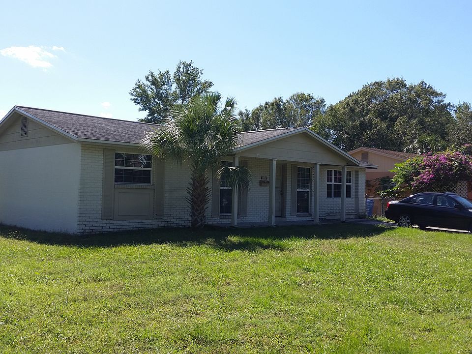 1st image of 7902 Woodvale Cir