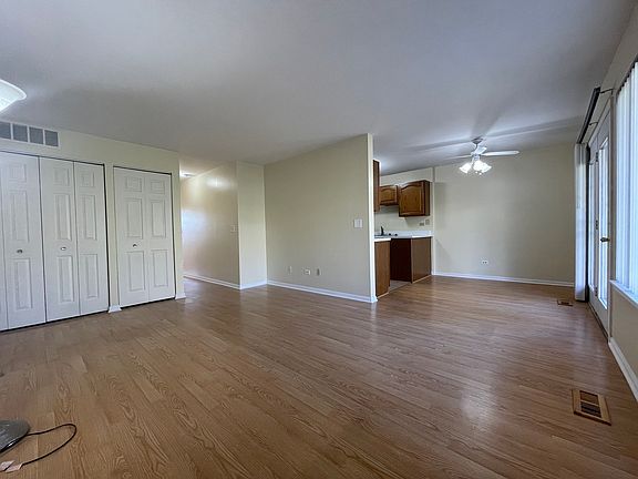 2nd image of 315 Crestview Dr Unit B