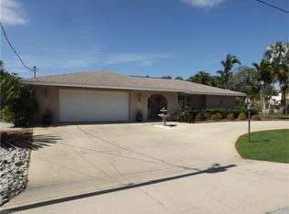 490 Keenan Ave, Fort Myers, FL 33919