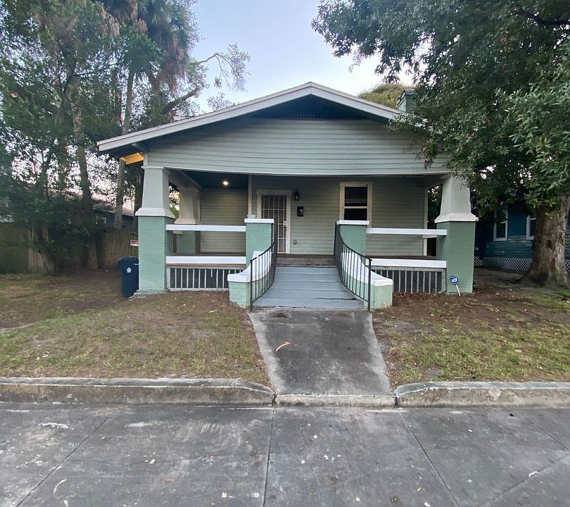 1st image of 511 E Hugh St