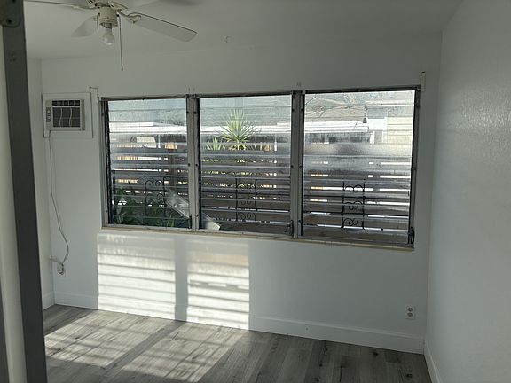 3rd bedroom: open the windows for fresh air (when it cools down, perhaps)